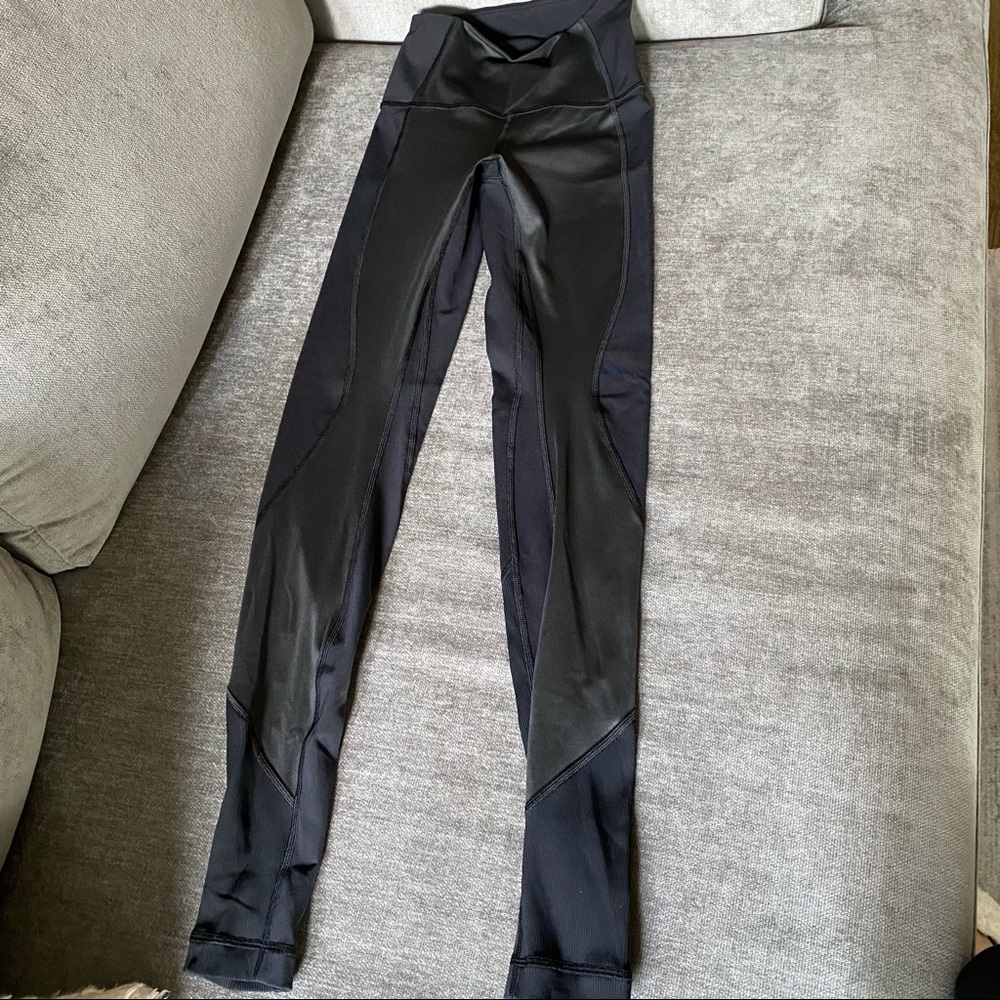 Lululemon black Wunder Under leggings - size 0